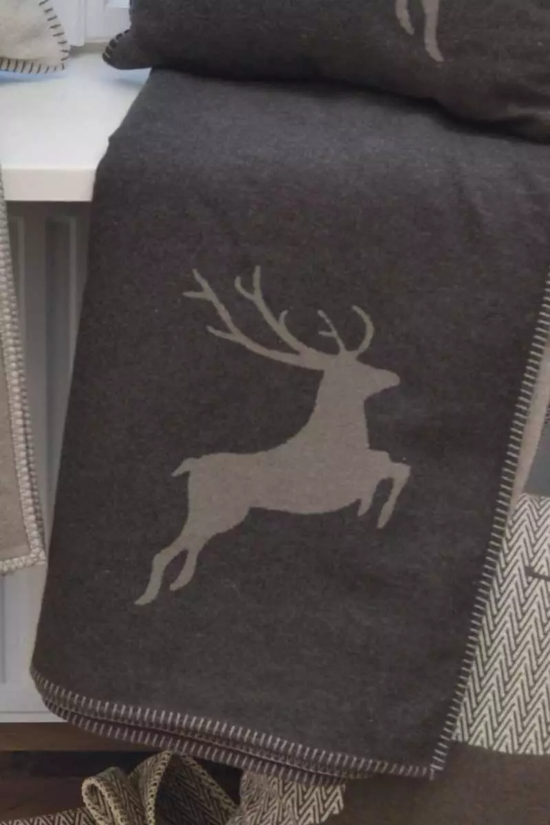 Decke Sylt Hirsch anthrazit von David Fussenegger